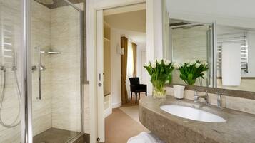 Suite (with Sofa Bed) | Bathroom | Combined shower/tub, free toiletries, hair dryer, bathrobes
