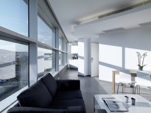 19-inch plasma TV with digital channels, TV