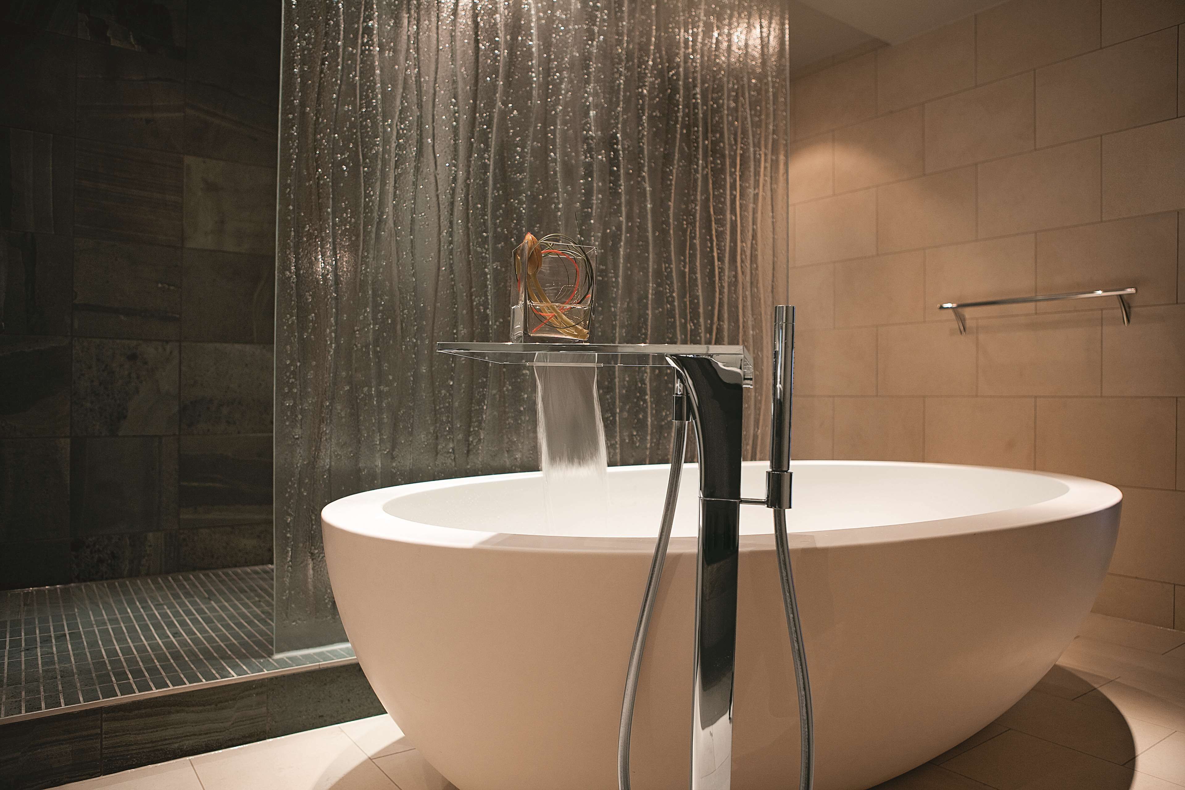 presidential suite | bathroom | shower, designer toiletries, hair dryer, towels