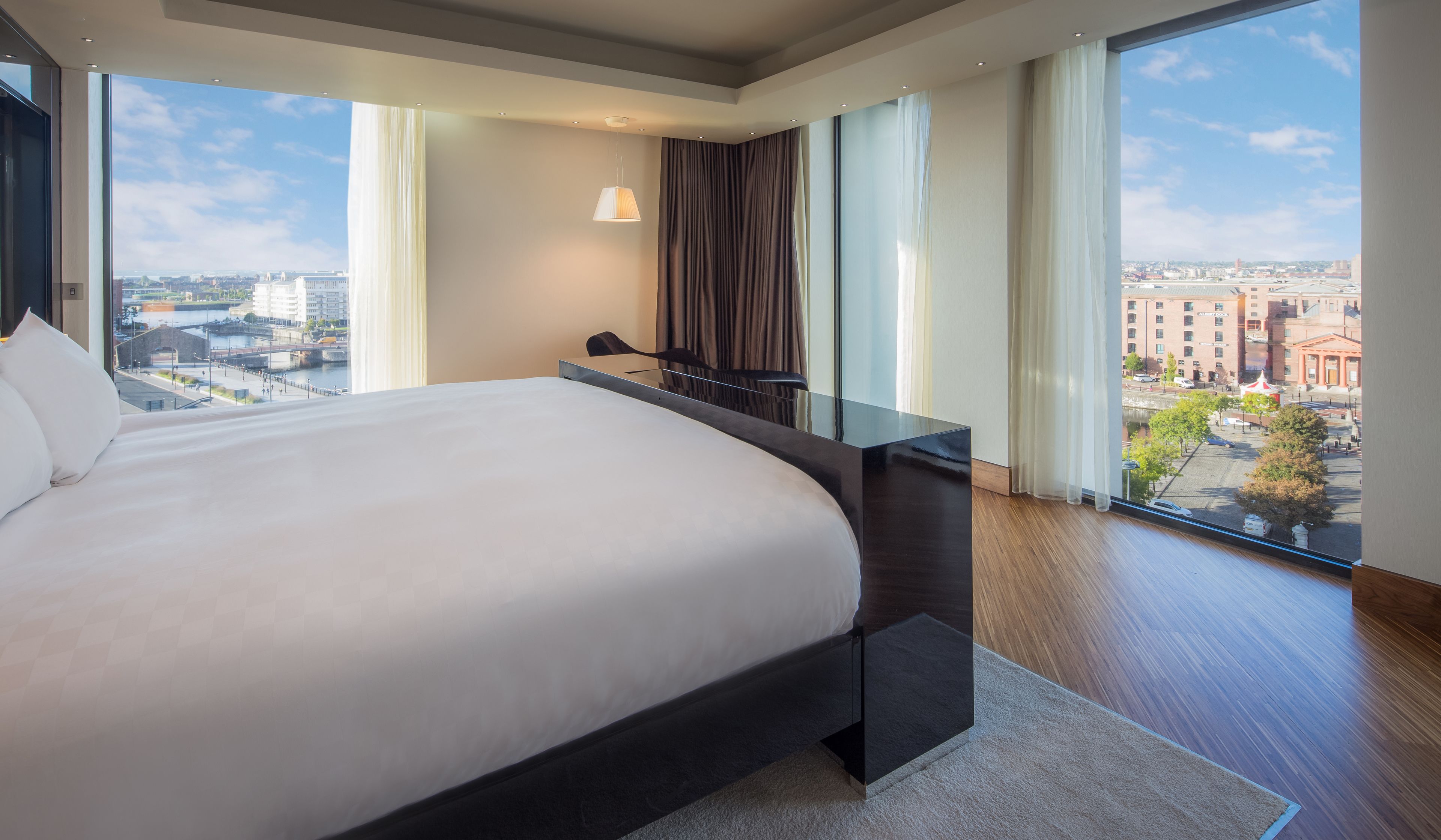 in-room safe, desk, laptop workspace, blackout curtains