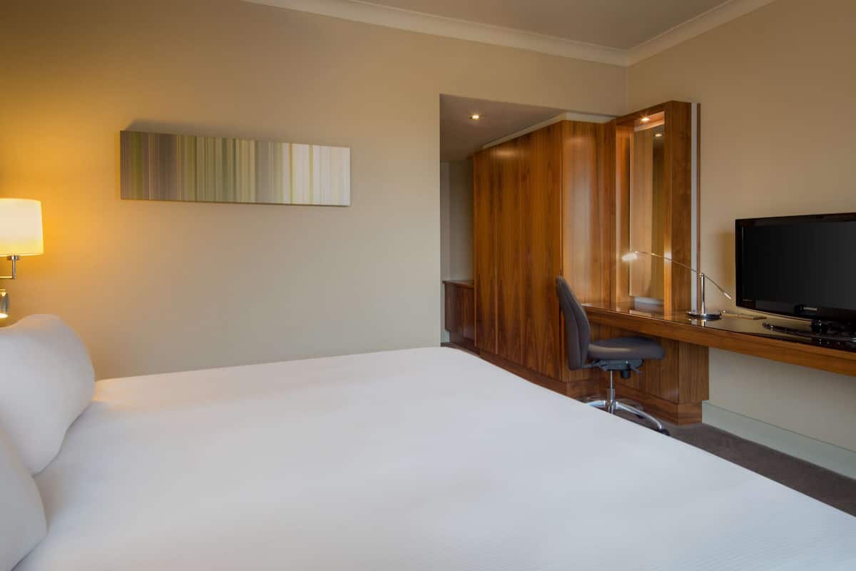 In-room safe, desk, laptop workspace, blackout curtains