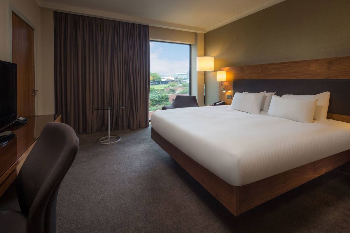 In-room safe, desk, laptop workspace, blackout curtains