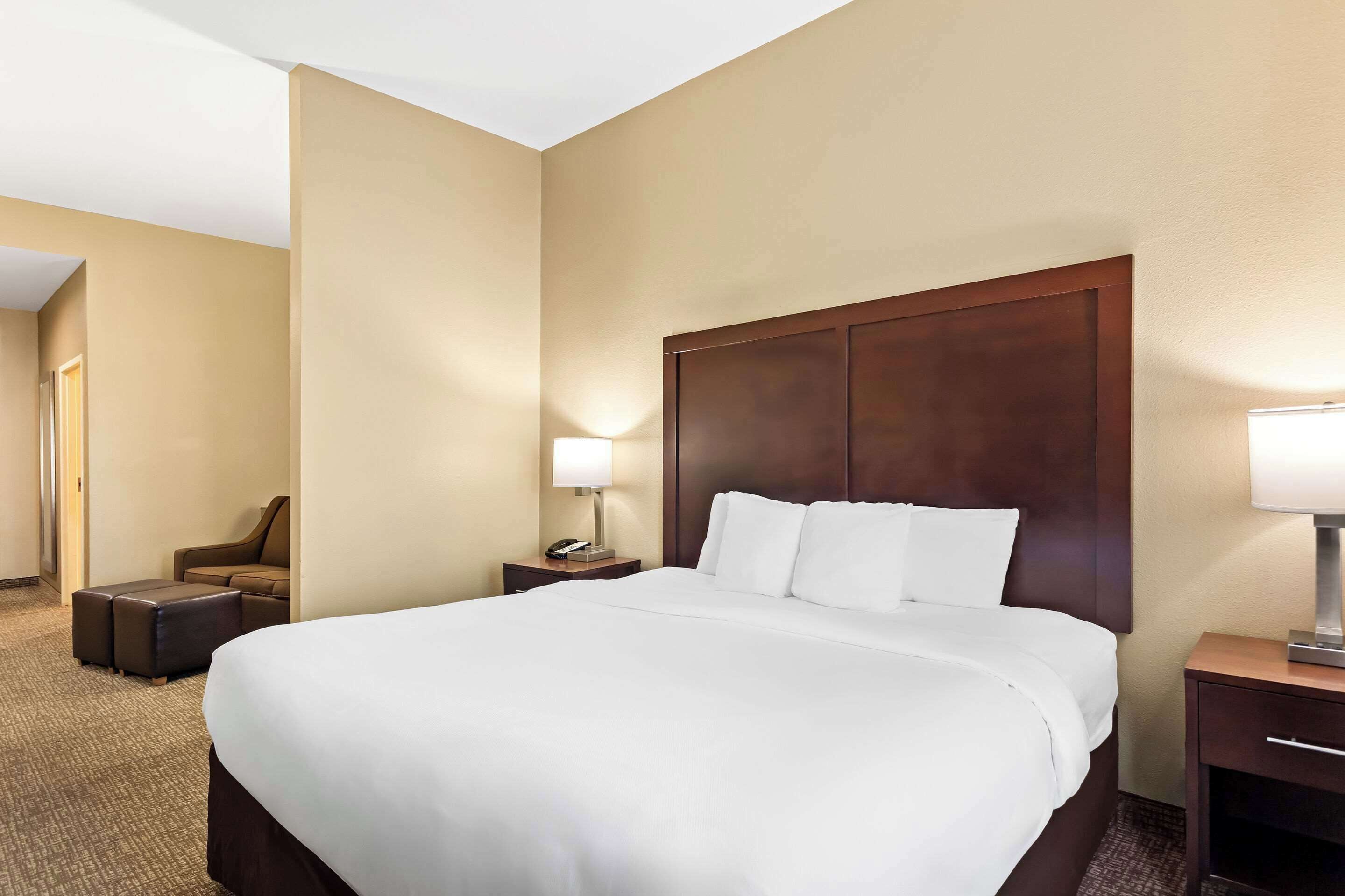 pillow-top beds, desk, iron/ironing board, free cots/infant beds