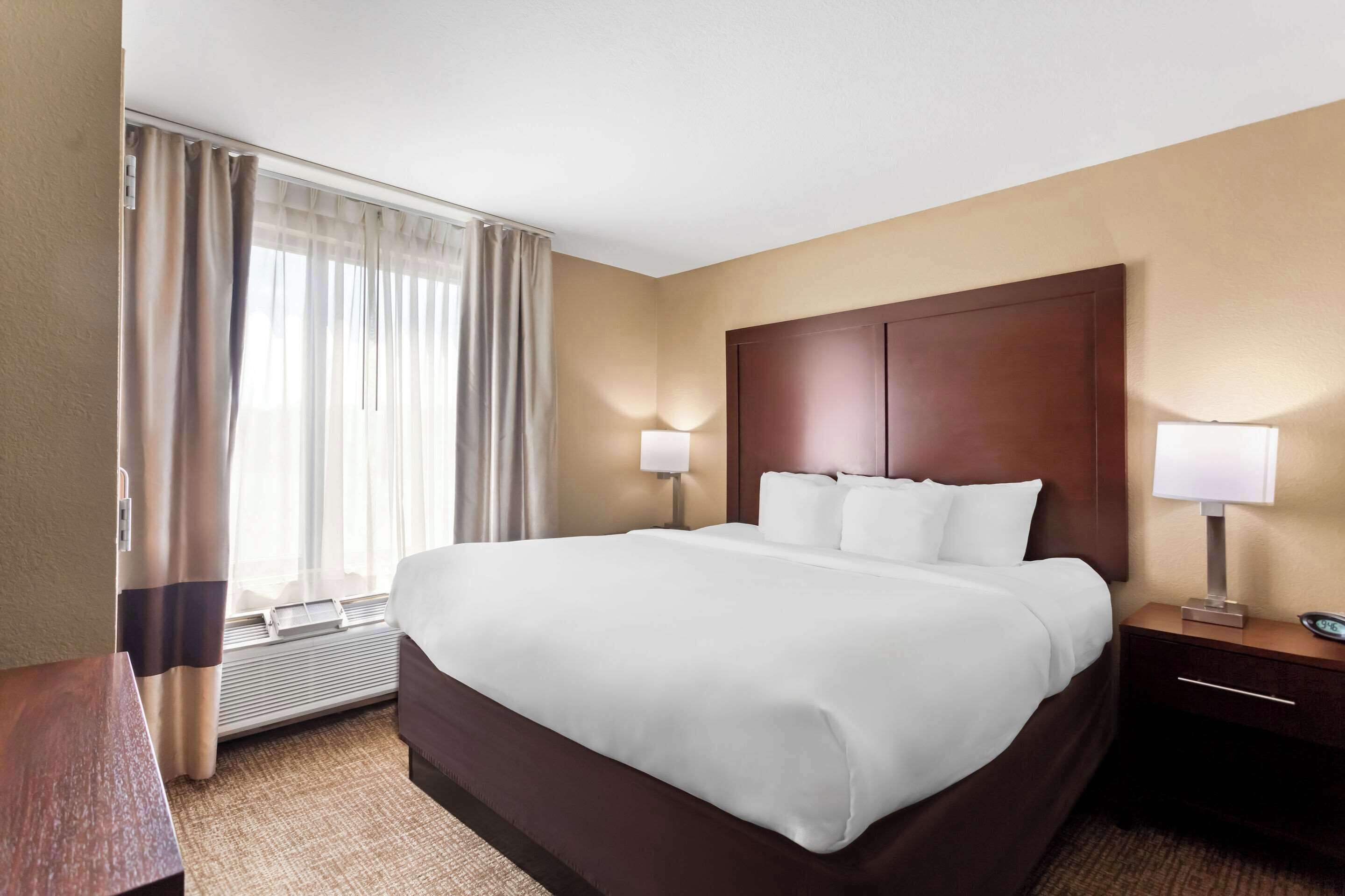 pillow-top beds, desk, iron/ironing board, free cots/infant beds