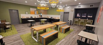 Spark by Hilton Selma