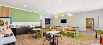 Spark by Hilton Selma