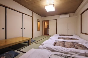Blackout curtains, soundproofing, iron/ironing board - Sakura Hotel Ikebukuro - Hostel (Tokyo)