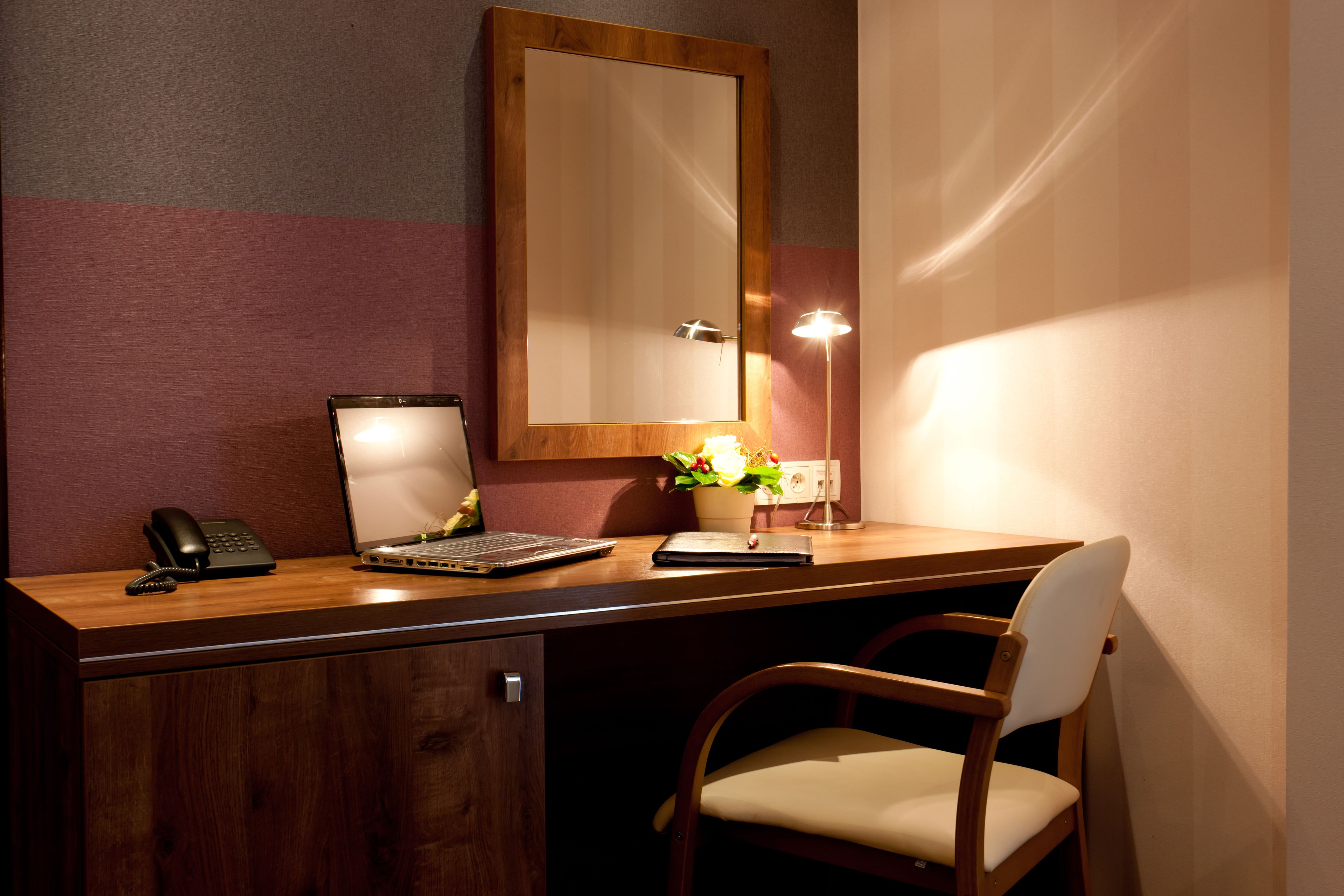 in-room business centre