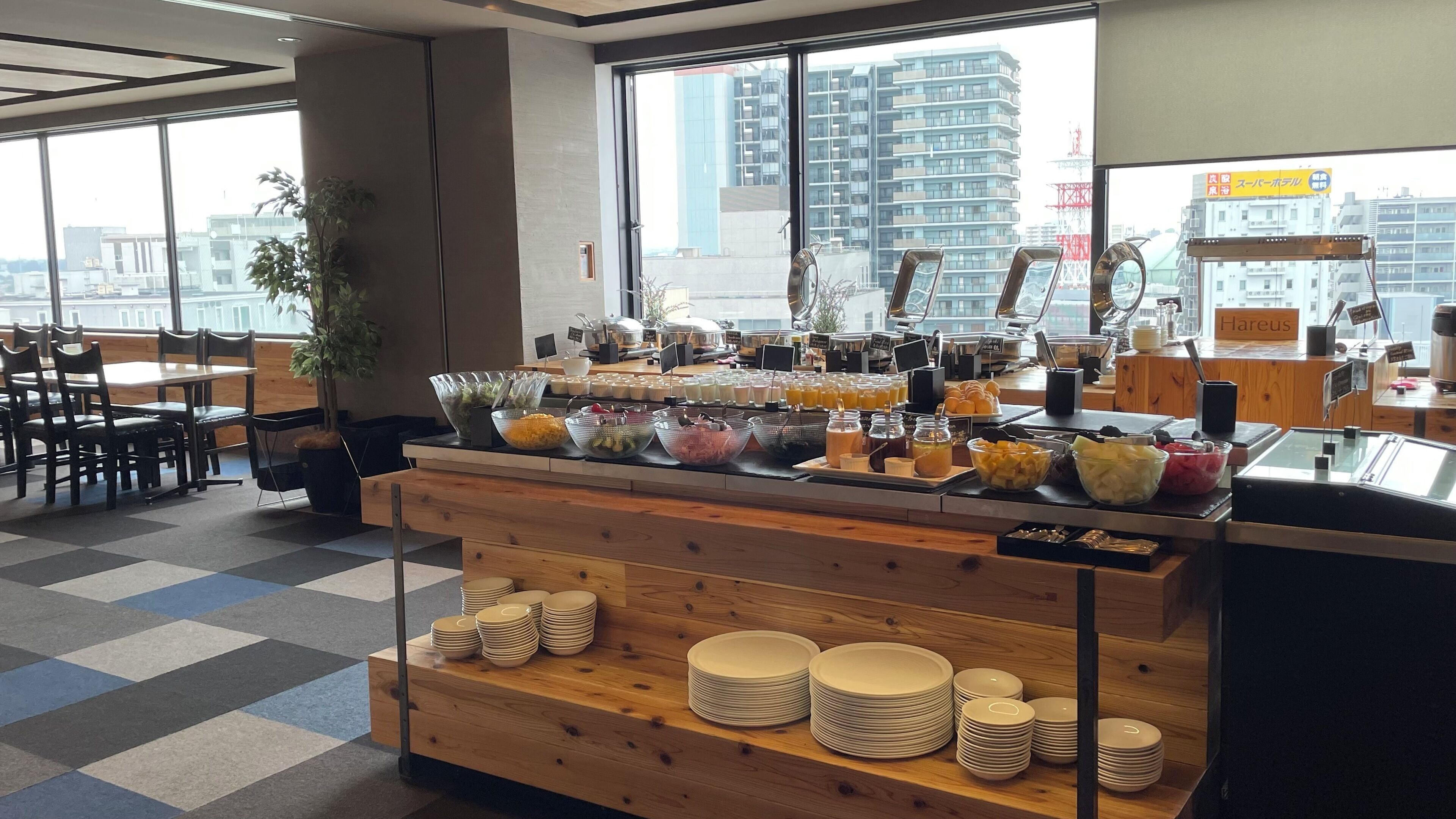 breakfast and lunch served