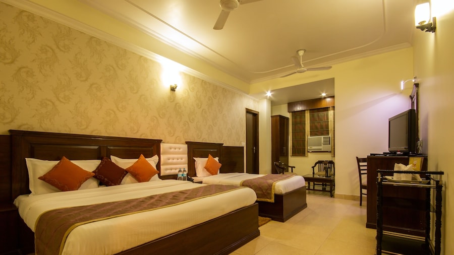 Hotel Grand Park Inn