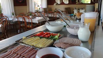 Petit déjeuner buffet compris tous les jours