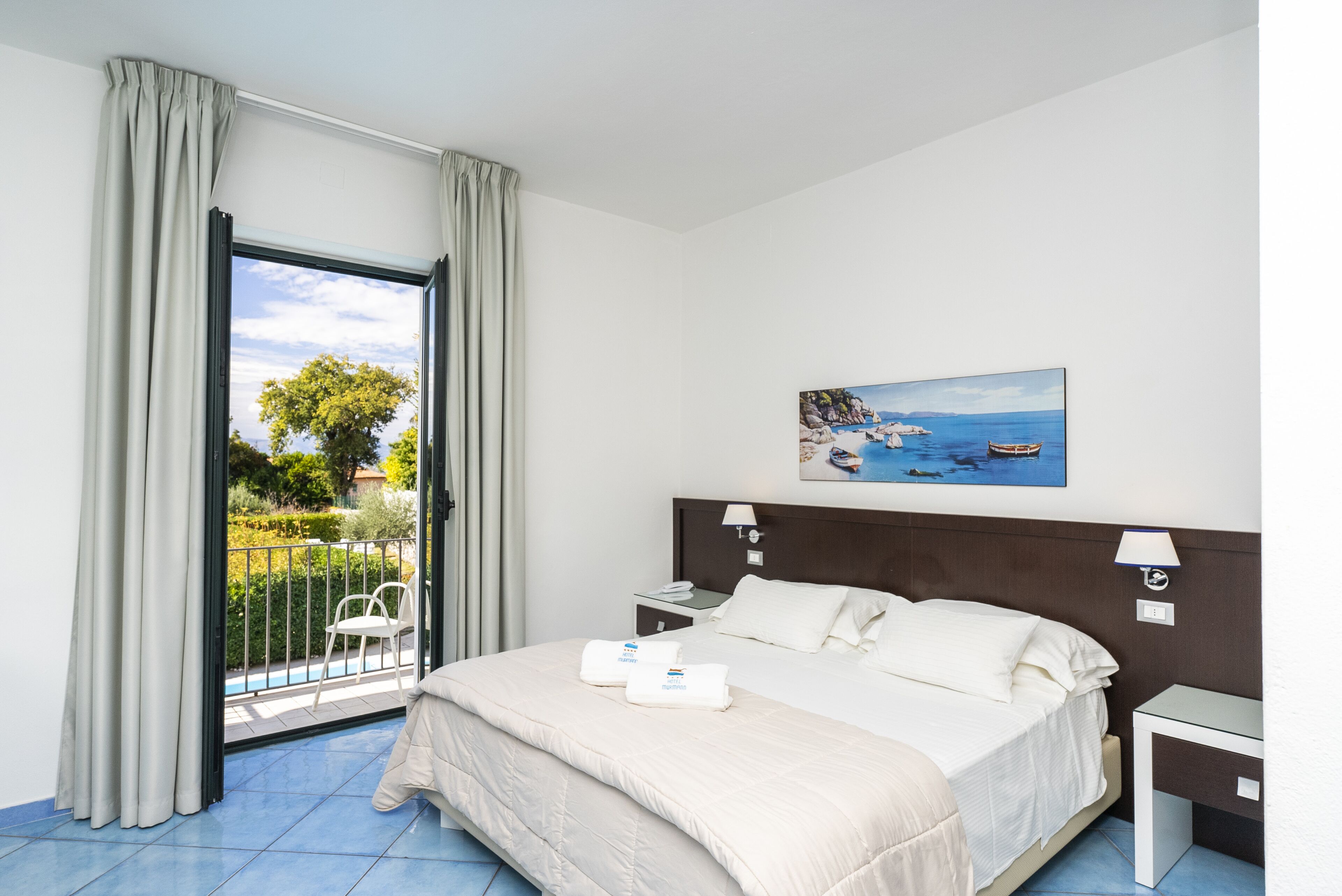 Superior tweepersoonskamer, 1 queensize bed, balkon | Een minibar, een kluis op de kamer, een bureau, gratis wifi