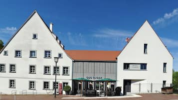 Esterni
