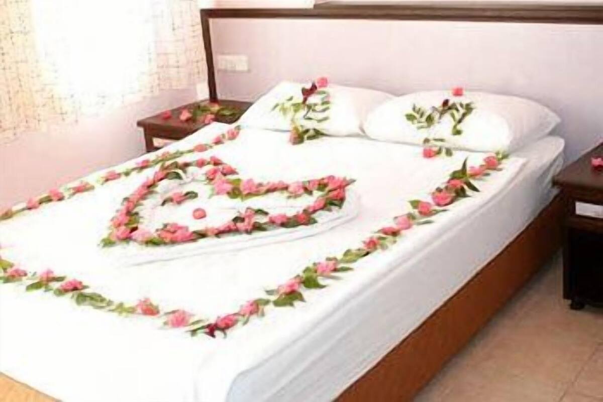 Standard Double or Twin Room | Pillowtop beds, soundproofing, iron/ironing board