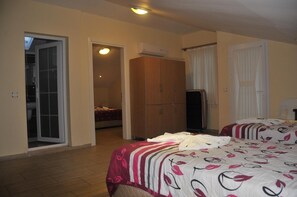 Surmatelas, chambres insonorisées, fer et planche à repasser