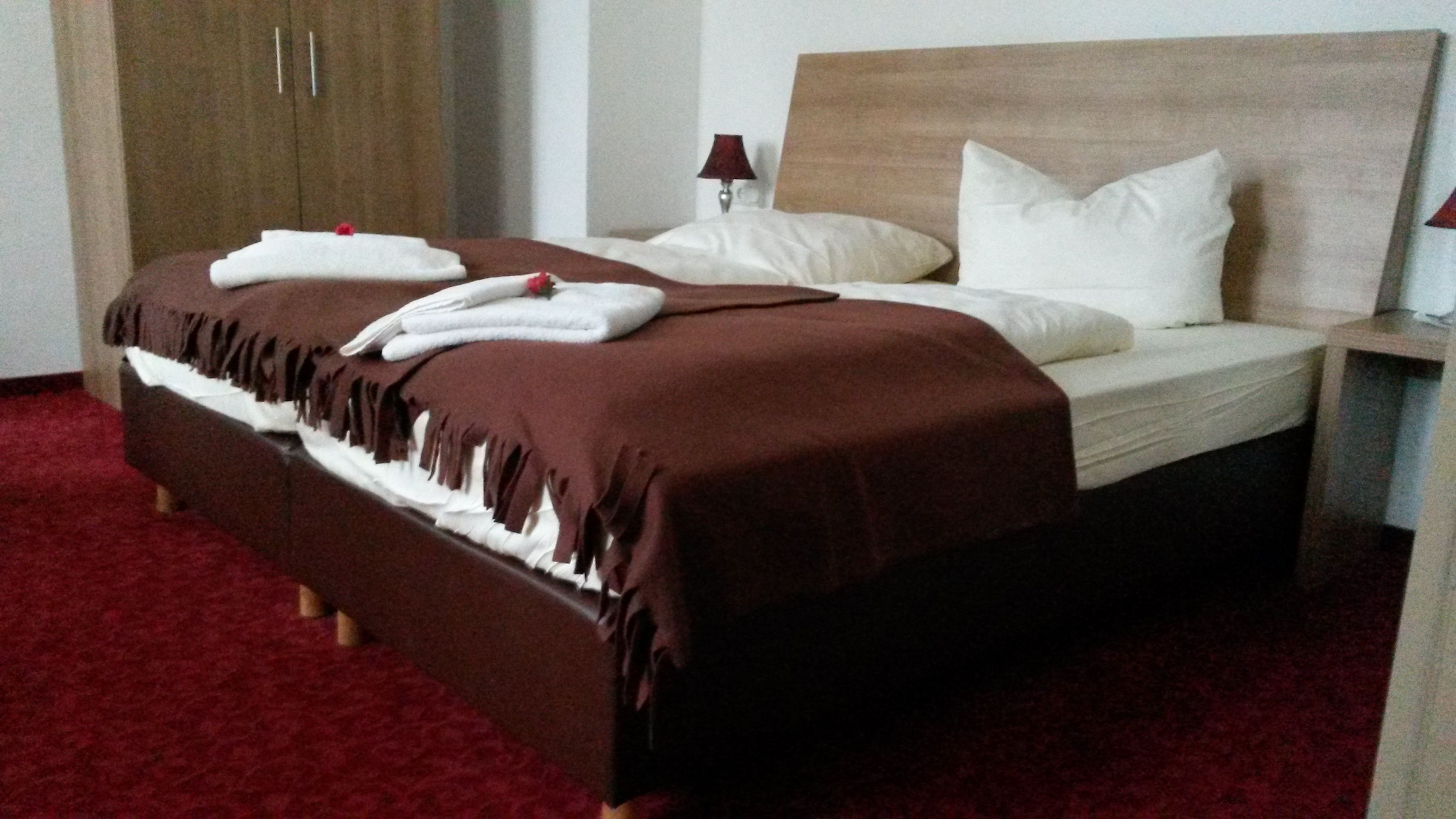 double room | premium bedding, pillow-top beds, individually decorated