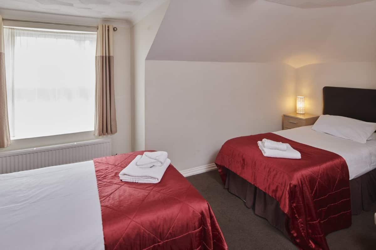 Standard Room, 1 Double Bed, Ensuite | Hypo-allergenic bedding available, desk, iron/ironing board (on request)
