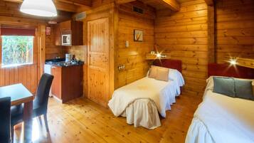 Literie de qualité supérieure, coffres-forts dans les chambres, bureau