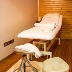 Tratamientos corporales, hidroterapia, aromaterapia y reflexología