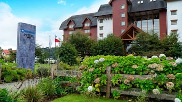 المنشأة من الخارج