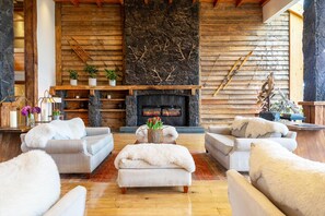 Lobby - Wyndham Puerto Varas Pettra (Puerto Varas)