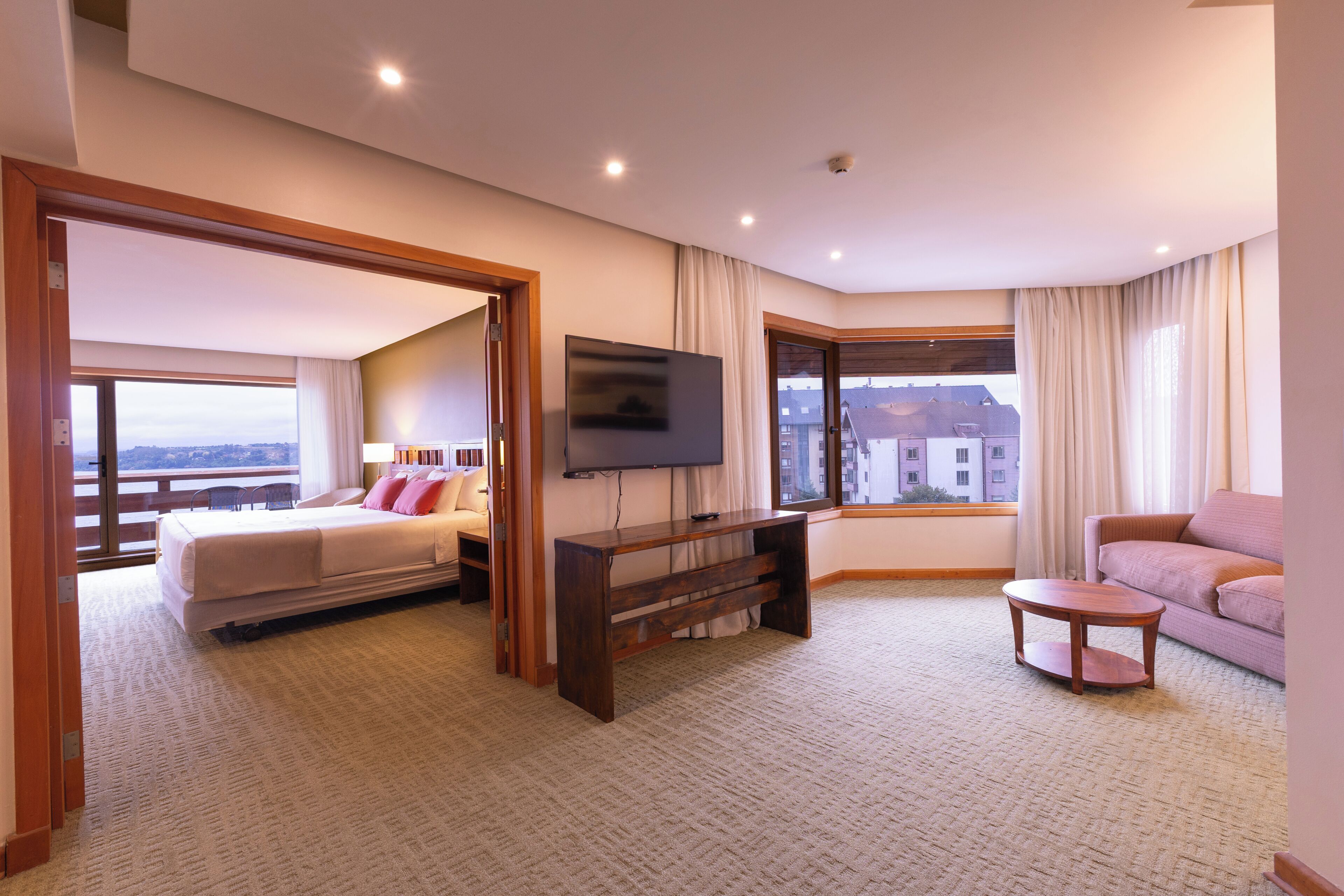 Suite, 1 cama King size, para no fumadores | Minibar, caja de seguridad en la habitación y insonorización 