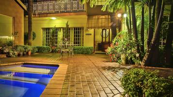 3 piscinas al aire libre