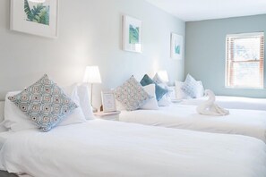 Iron/ironing board, free cots/infant beds