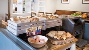 Café da manhã continental grátis todos os dias