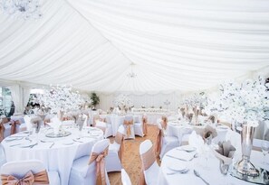 Dining - Newgrange Lodge (Donore)