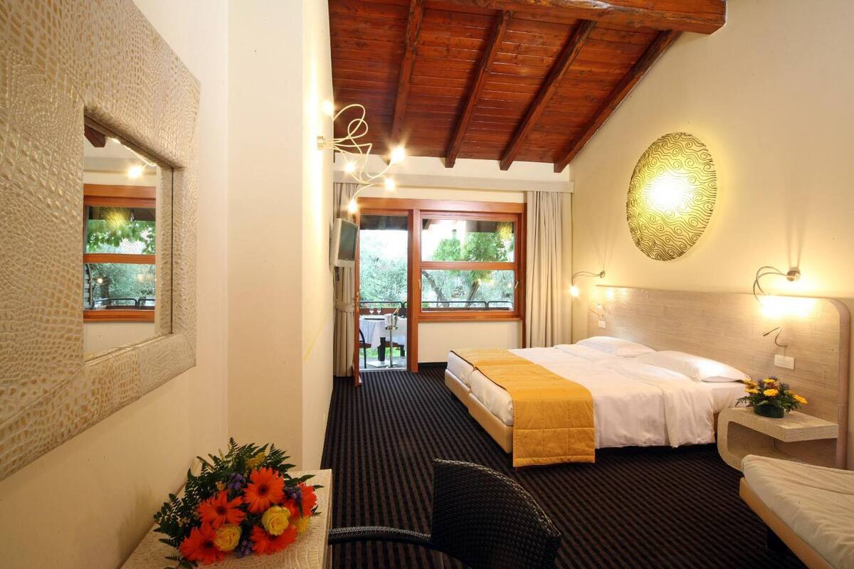in-room safe, desk, cots/infant beds, free wifi
