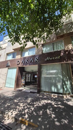 Front of property - Dakar Hotel (Mendoza)