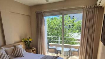 Standard Double Room | Minibar, in-room safe, bed sheets