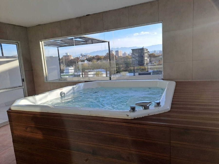 Indoor spa tub