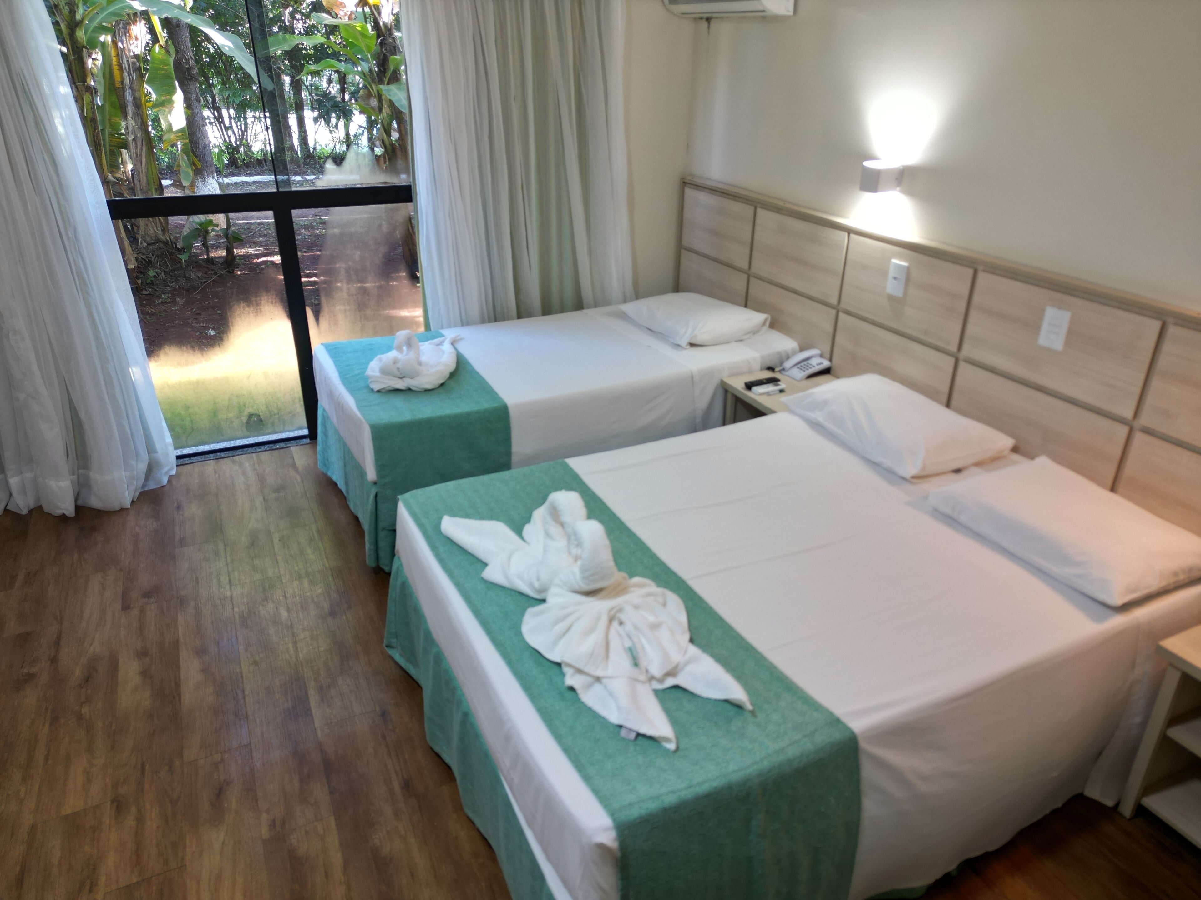 deluxe triple room | minibar, desk, laptop workspace, free wifi
