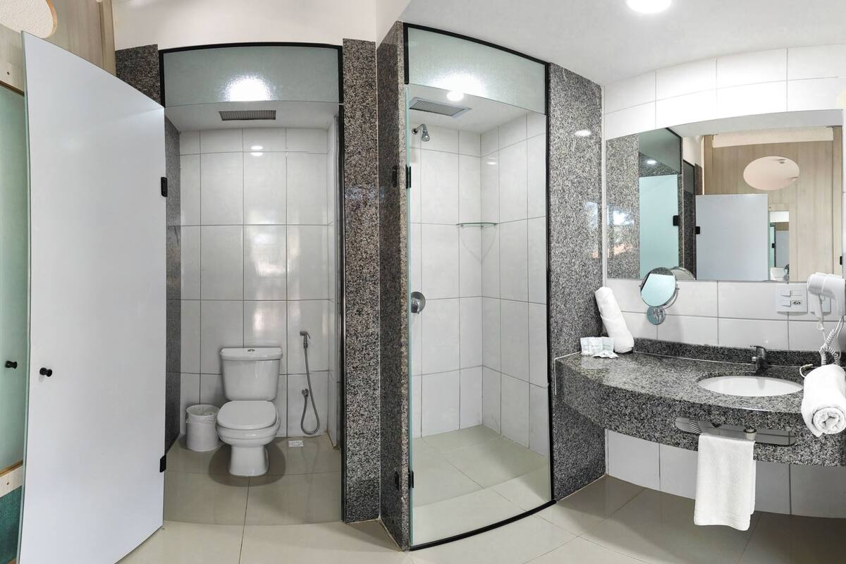 shower, free toiletries, towels