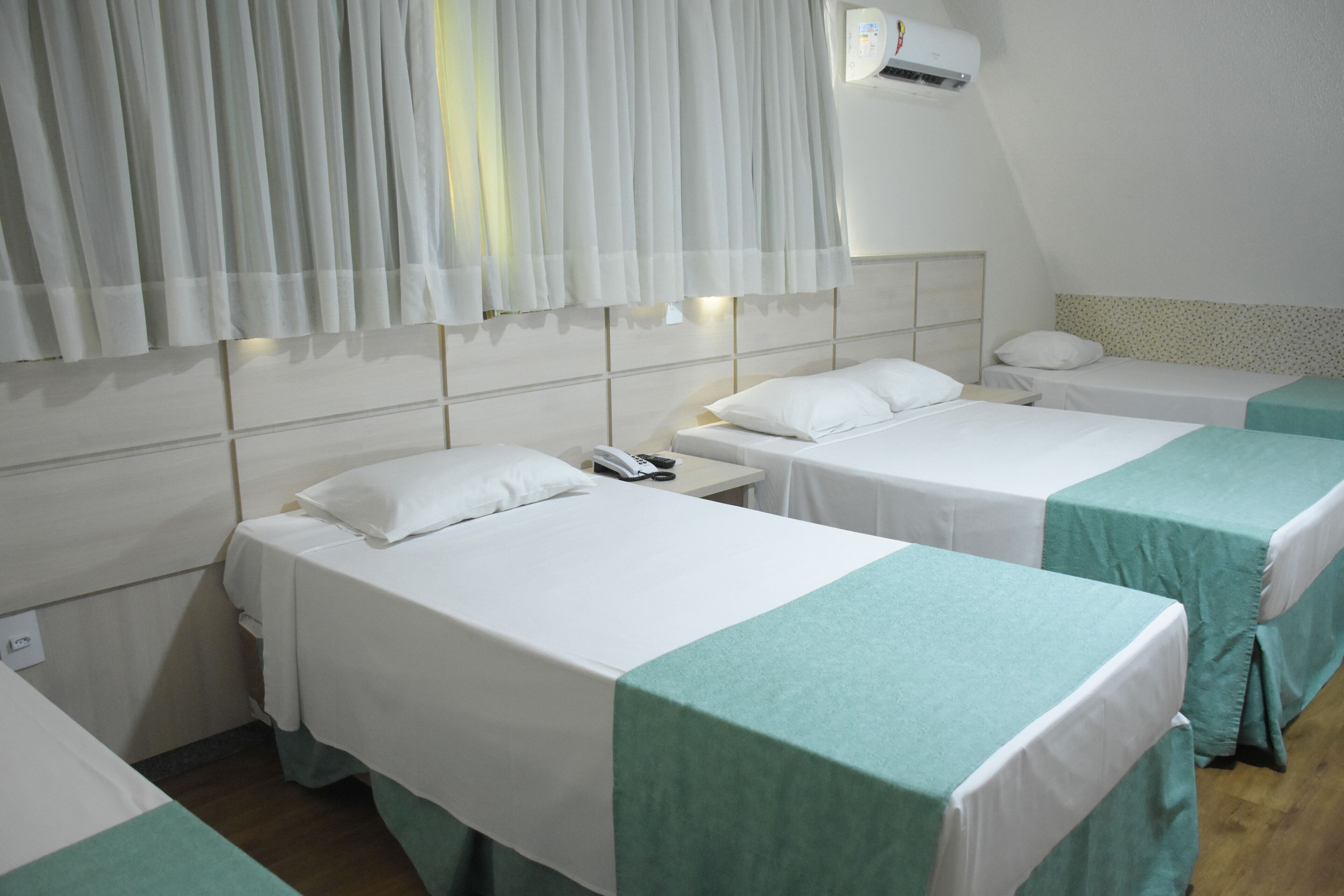 quarto família superluxo | minibar, desk, laptop workspace, free wifi