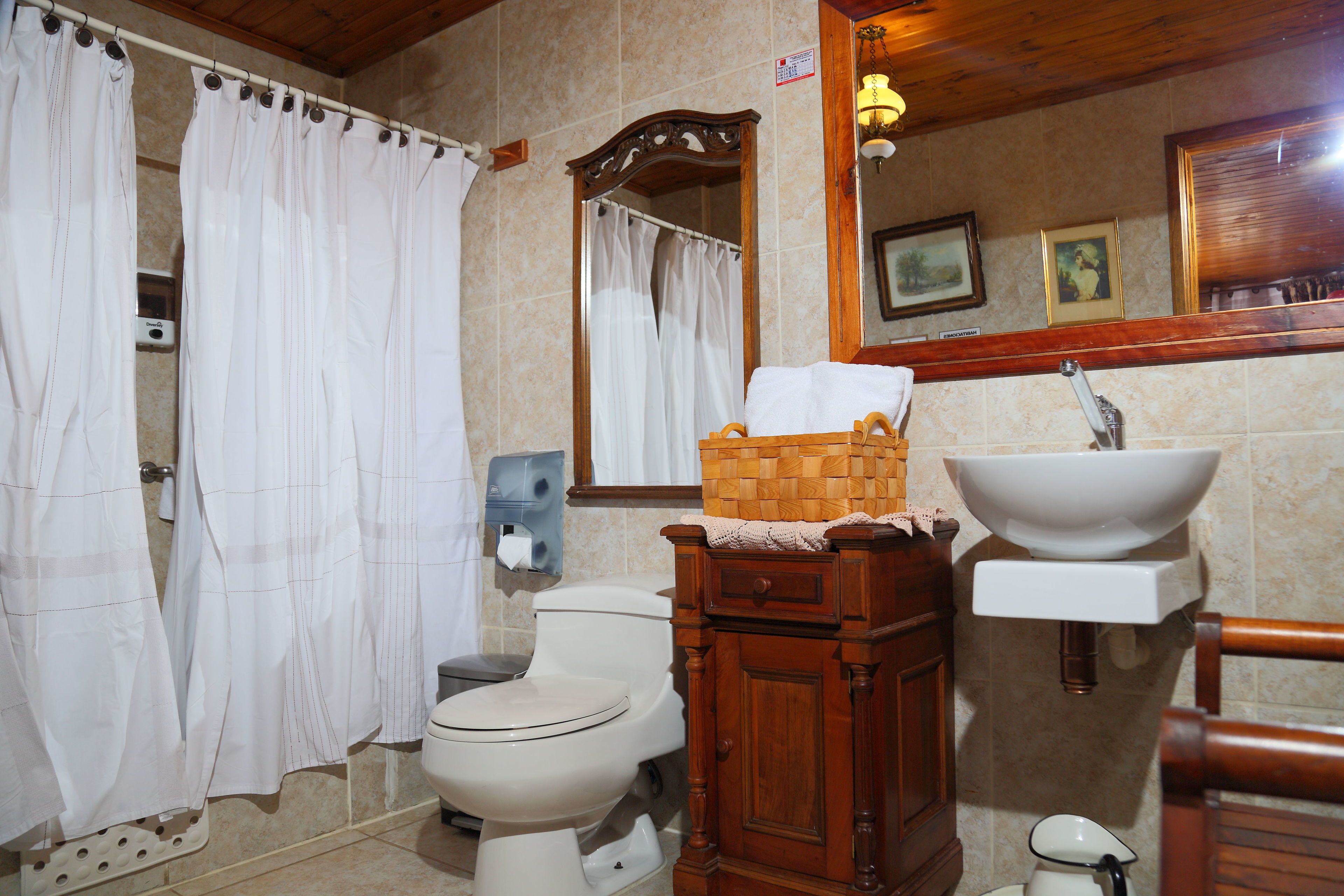 luxury room, 1 king bed, bathtub, executive level | bathroom | deep-soaking bathtub, rainfall showerhead, free toiletries, hair dryer