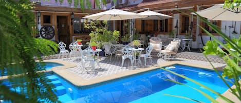 Piscine extérieure (ouverte en saison)