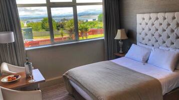 Premium bedding, desk, iron/ironing board (on request)
