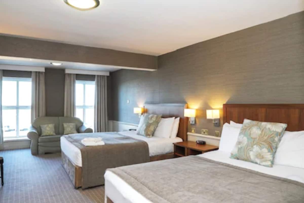 Premium bedding, desk, iron/ironing board (on request), cribs (free)
