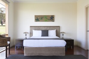 Casa de campo, 1 quarto, cozinha americana, vista para o vale | 1 quarto, edredons de pluma, camas Select Comfort, frigobar