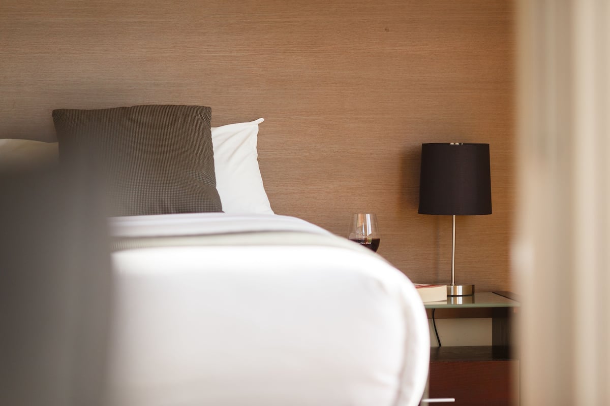 1 camera, copriletto in piuma, materassi Select Comfort, minibar