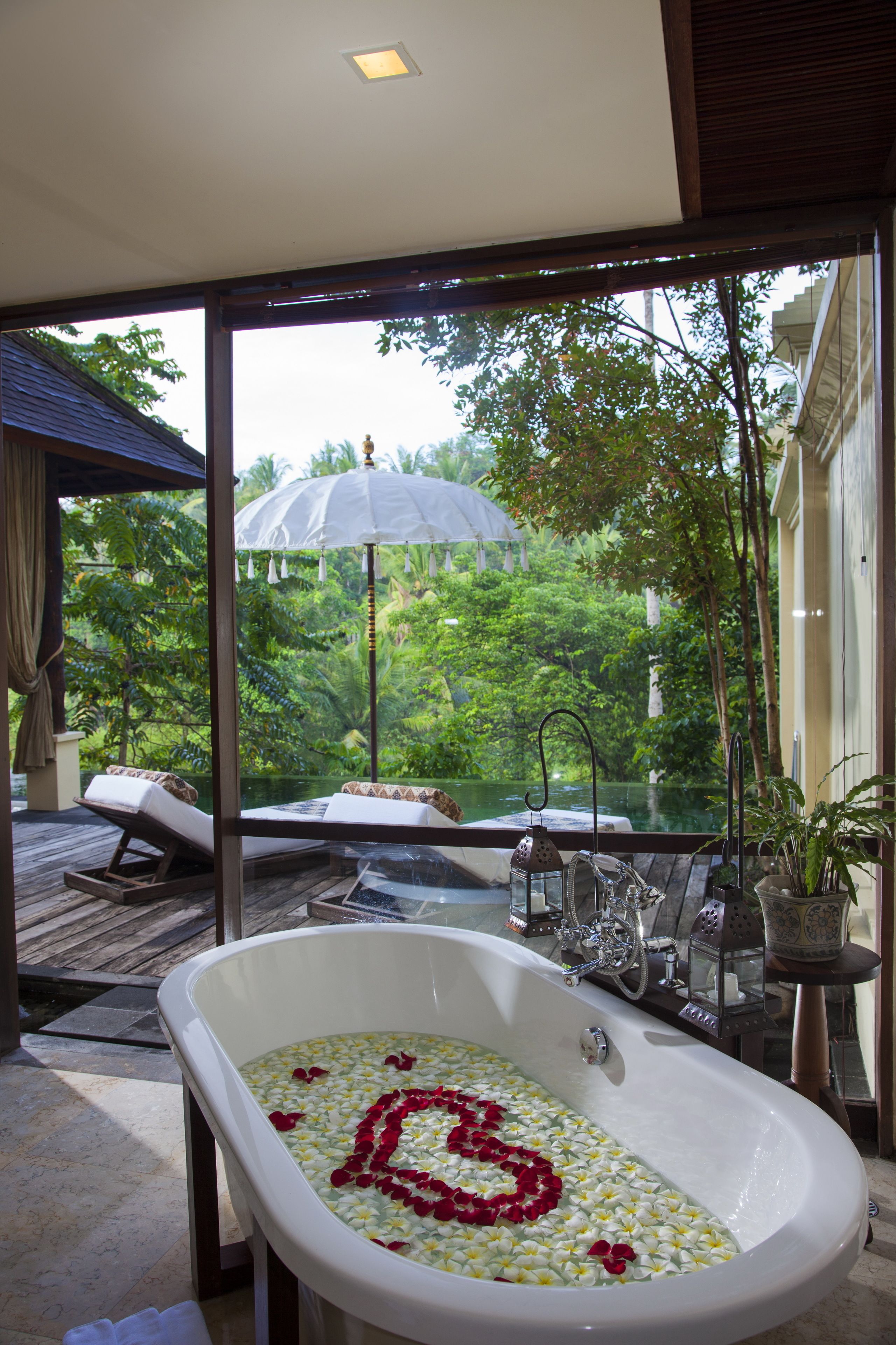 villa, 1 bedroom, private pool | deep-soaking bathtub