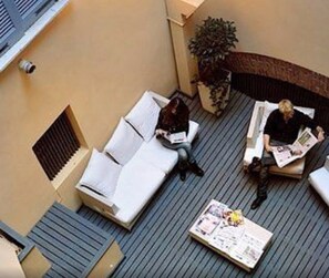 Interior entrance - Pantheon Royal Suite (Rome)