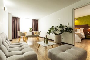 Junior Room | Premium bedding, minibar, in-room safe, desk - Hotel Carretero (Manizales)