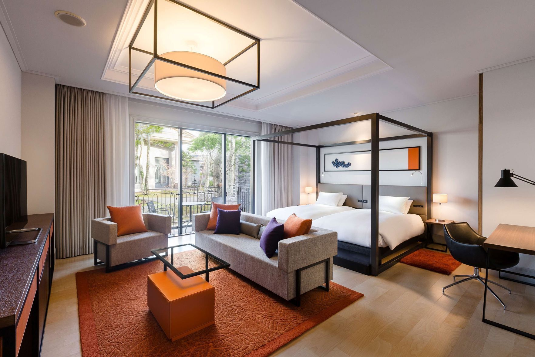 2 makuuhuonetta, ylelliset vuodevaatteet, ilmaiset minibaarituotteet