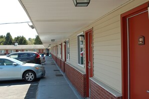 Exterior - BLUE SKY INN Glens Falls-Saratoga-Lake George (South Glens Falls)