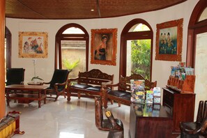 Zona de estar del vestíbulo