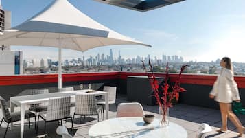 Penthouse (The Cullen) | Exterior